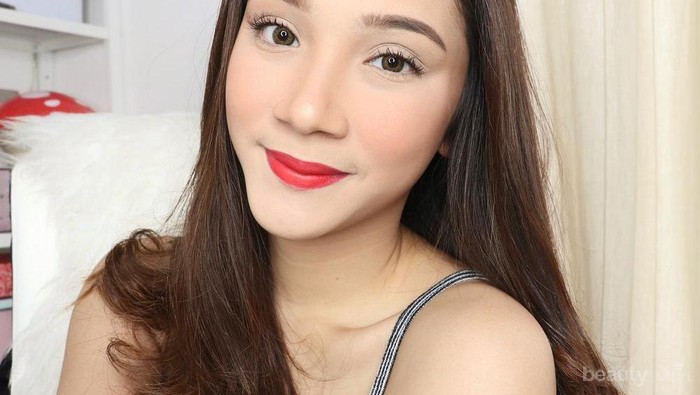 [FORUM] Pakai alas bedak di bibir, bikin lipstik awet?