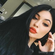 Bukannya Seksi, Ternyata 5 Tren Make Up Ini Malah Enggak Disukai Pria!