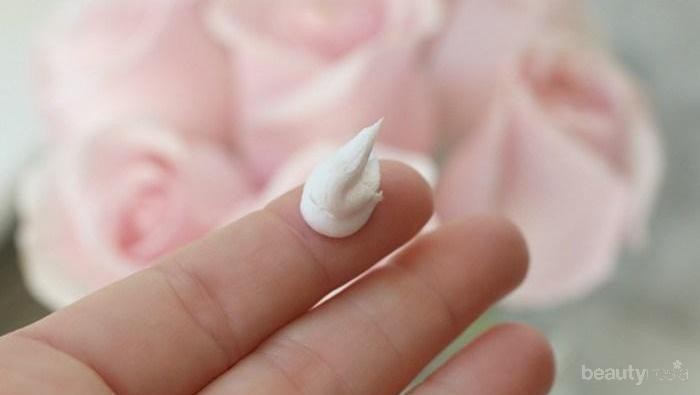 Tak Hanya Bersihkan Make Up, 4 Jenis Makeup Remover Ini Juga Melembapkan!