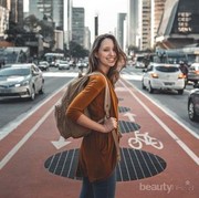 Watch Out, Ladies! Kebiasaan Saat Liburan Ini Bisa Bikin Kulit Kamu Lelah dan Kusam
