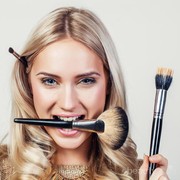 Aneh atau Unik, Ini Berbagai Brush Make Up dengan Bentuk yang Tidak Biasa!