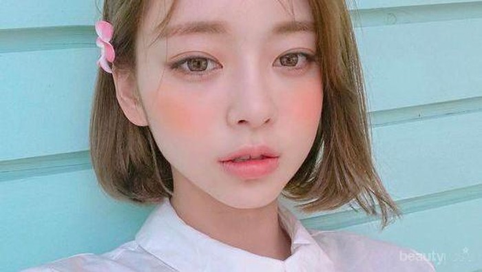 Cantik Merona, Ini Dia Tips Lengkap Menggunakan Blush On untuk Pemula!