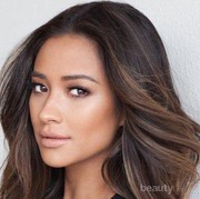 Intip Make Up Ala Selebriti Shay Mitchell untuk Pemilik Kulit Gelap Supaya Tampak Flawless!
