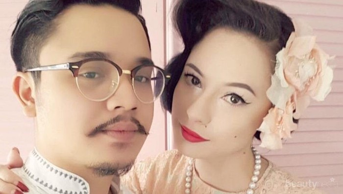 Perkenalan Hingga Lamaran dengan Cara Unik, Inilah Kisah Cinta Derby Romero dan Claudia Adinda