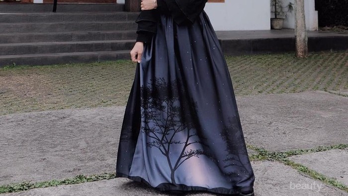 Dari Santai Hingga ke Acara Formal, Padu Padan dengan Rok Rempel Hijab Ini Bisa Kamu Tiru!