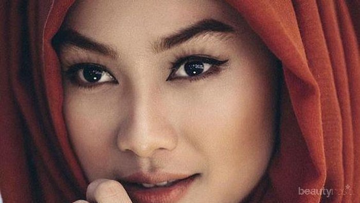Wah, Cantiknya Style Hijab Tumpuk Kekinian Ala Indah Nada Puspita!