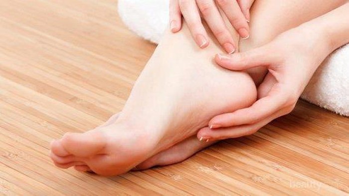 Cara Haluskan Tumit Kasar dan Pecah-pecah