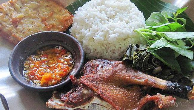 Inilah Yang Bikin Bebek Pak Slamet Jadi Beda Dari Yang Lainnya Inilah Yang Bikin Bebek Pak Slamet Jadi Beda Dari Yang Lainnya