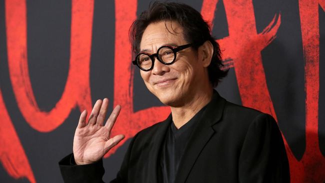 Jet Li buka suara mengenai awal mula kondisi kesehatan yang membuatnya harus menjalani operasi pengangkatan tumor di leher.