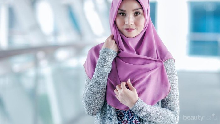 Ternyata Ini 5 Bahan Hijab yang Cocok untuk Si Wajah Bulat! Ternyata Ini 5 Bahan Hijab yang Cocok untuk Si Wajah Bulat!