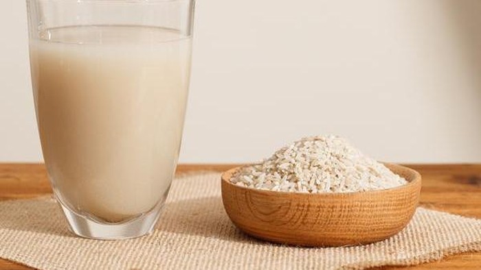 Psst! Ternyata Air Ini Bisa Menghilangkan Bekas Jerawat, lho!