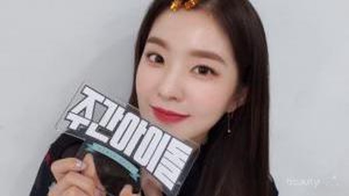 [FORUM] Kalau untuk makeup wisuda lebih bagus menggunakan gaya makeup korea atau barat?