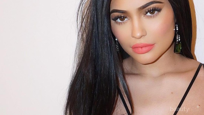 Biar Sempurna, Ini Lho Tips Bentuk Alis yang Bagus untuk Wanita Pemilik Mata Besar