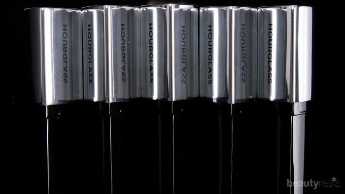 #NEWS Gunakan Vanish Flash Highlight Stick dari Hourglass untuk Mendapatkan Glowy Makeup