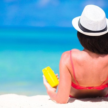 img-title SPF 25, SPF 30, hingga SPF 50, Apa Sih Bedanya? Ini Dia Jawabannya!