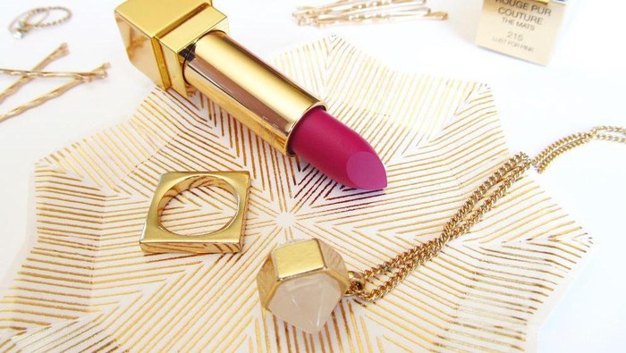 Mencari Lipstik Yang Tahan Lama? YSL Rouge Velvet Lipstick Bisa Jadi Pilihanmu