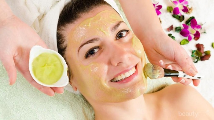 Mudah dan Praktis, Ini 4 DIY Masker Alami untuk Kulit Berminyak yang Harus Kamu Coba