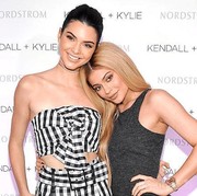 [FORUM] Urusan Fashion, Lebih Suka Kylie atau Kendall Jenner?