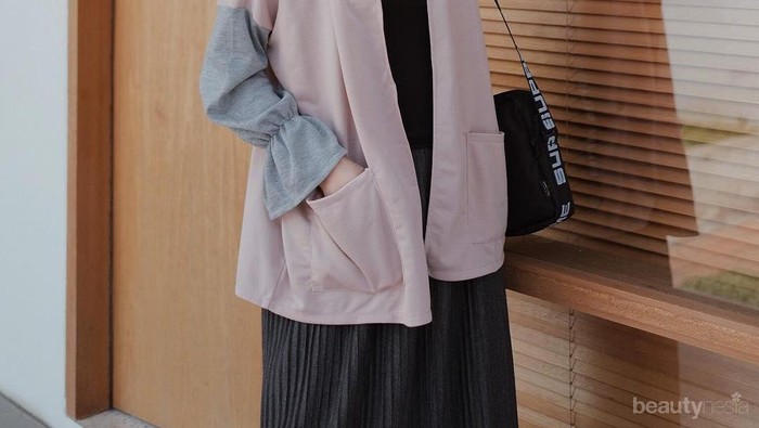 Bikin Tampilan Beda, Ide Mix and Match Style Hijab dengan Outer Ala Aghnia Punjabi Ini Wajib Kamu Coba