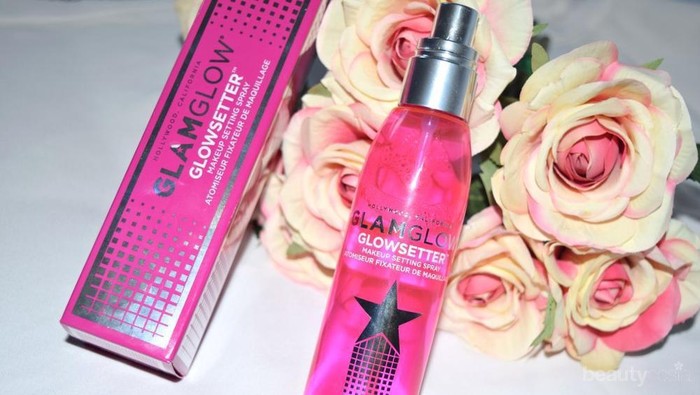 Makeup Lebih Awet, Wajah Lebih Segar! GlamGlow GlowSetter Setting Spray Rahasianya!