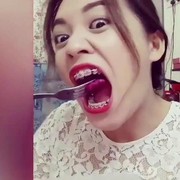 [FORUM] Bahaya nggak masih menggunakan lipstik saat sedang makan?