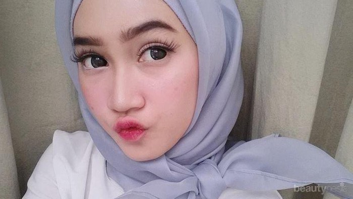[FORUM] Makeup yang cocok buat hijabers tuh natural atau bold sih?