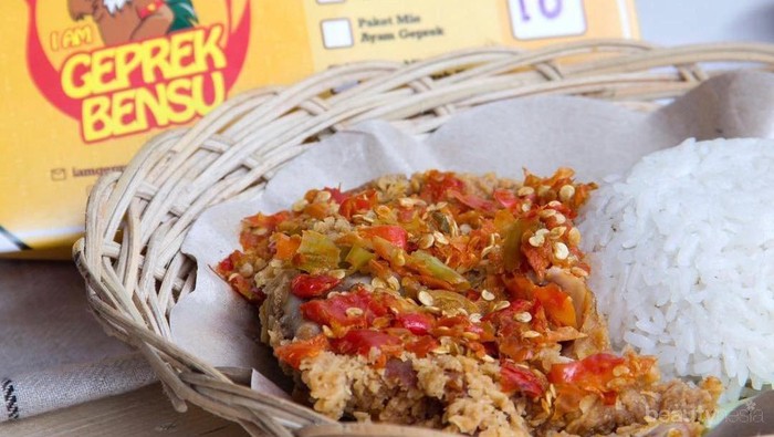 [FORUM] Menurut kamu, artis siapa yang konsisten menjalani bisnis makanannya?