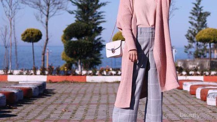 Ladies, 4 Bahan Hijab Ini Sebaiknya Tidak Kamu Pakai Saat Musim Panas