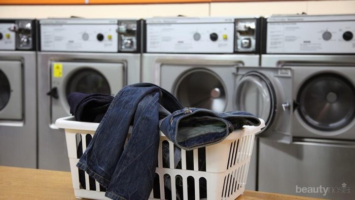 [FORUM] Trik Ampuh Ngilangin Noda di Celana Jeans, Contek Guys!