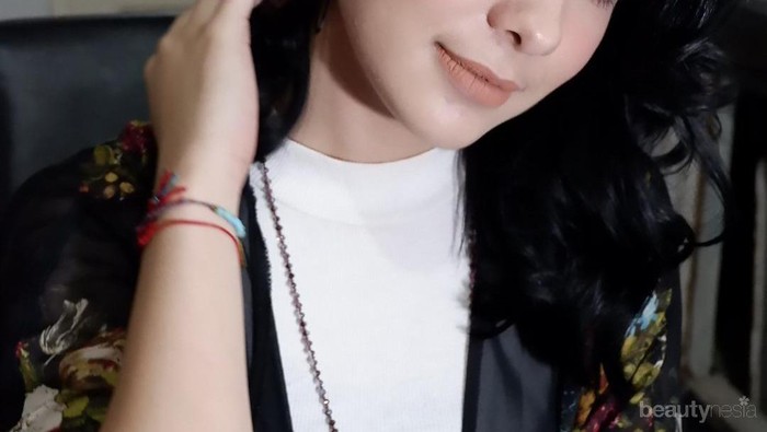 Terlihat Natural, Begini Cara Memakai Bulu Mata Palsu yang Bagus dan Tak Mudah Lepas