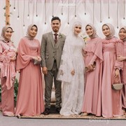 [FORUM] Kasih seragam buat bridesmaid, bagusnya pakai bahan apa yah?