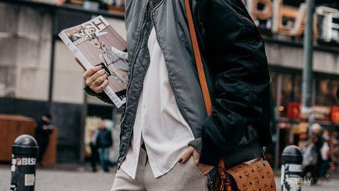 Nggak Harus Preppy, Gaya Kekinian Ini Juga Pas Banget untuk Wanita Berkacamata! Nggak Harus Preppy, Gaya Kekinian Ini Juga Pas Banget untuk Wanita Berkacamata!