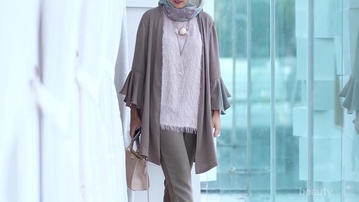 Mau Tahu Model Atasan yang Cocok Dipadukan dengan Outer Panjang Hijab? Cek di Sini!