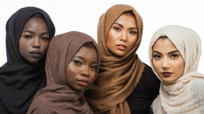 Kamu yang Berkulit Gelap, Pilih Warna Hijab Ini untuk Tampilan Fresh dan Mempesona