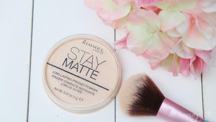 Sebelum Membelinya, Kamu Perlu Mengetahui Fakta Pro dan Cons Tentang Rimmel Stay Matte Pressed Powder, Ladies!