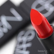 Cari Lipstik Semi-Matte? NARS Heat Wave Lipstick Bisa Jadi Pilihanmu