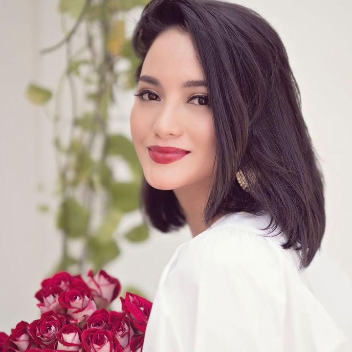 <p>Wajah cantik Ririn pernah menghiasi layar lebar melalui film Roman Picisan, Kisah 3 Titik, dan Di Balik 98. (Foto: Instagram @ririnekawati)</p>