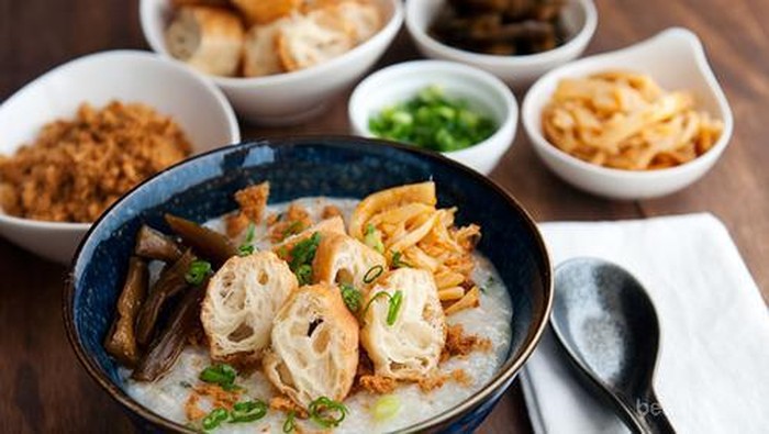 Salah Satunya Jadi Favorit Presiden, Ini Dia Rekomendasi Bubur Ayam Legendaris yang Wajib Kamu Coba!