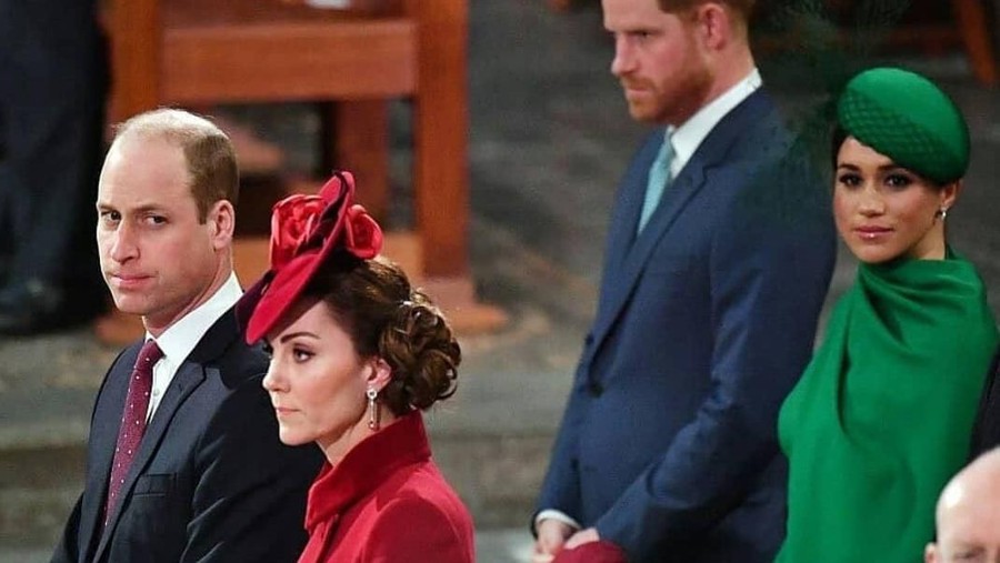 Interaksi dingin antara Pangeran William, Kate Middleton, Pangeran Harry, dan Meghan Markle menyedot perhatian publik.