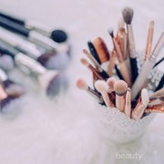 Belum Tahu Tips dan Trik Membersihkan Brush yang Efektif? Begini Caranya!