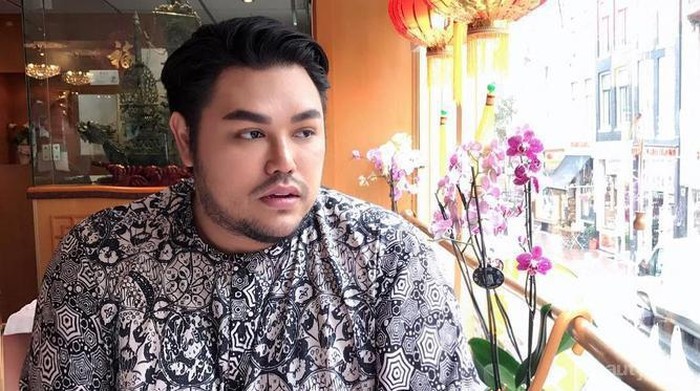 Ini Dia 7 Foto Transformasi Ivan Gunawan dari Dulu Hingga Sekarang, Jangan Kaget, Ya!