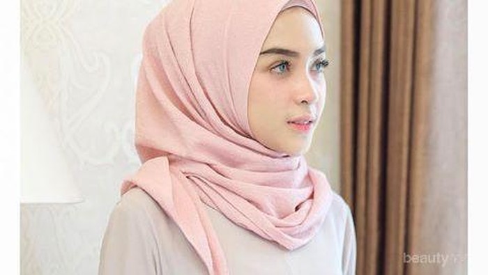 Nah, Ini Dia Style Hijab Terkini Ala Hamidah Rachmayanti Yang Bikin