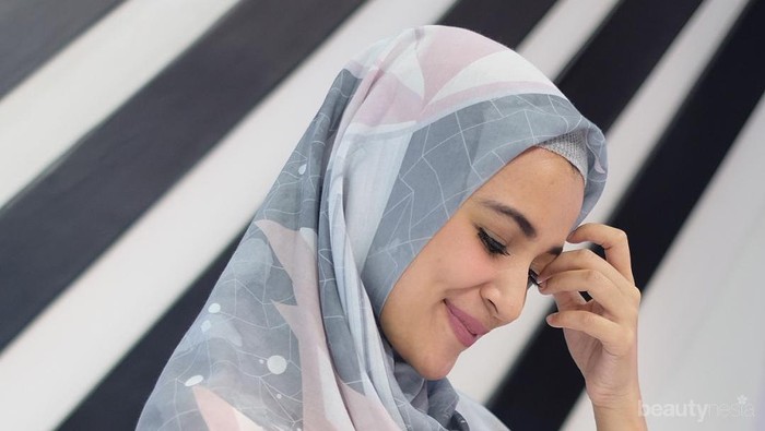 Tak Hanya Cantik, Deretan 5 Artis Ini Juga Memiliki Online Shop Muslimah dengan Desain Kekinian