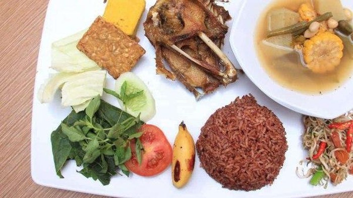 Jangan Mengaku Pecinta Kuliner Kalau Belum Coba Bebek Pak Ndut Ini!