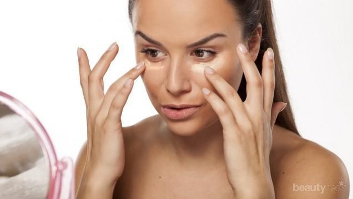 Ladies, Ini Dia Tips Menggunakan Foundation yang Tepat untuk Kulit Berminyak!