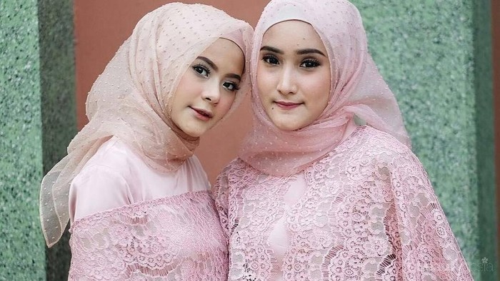 Mewah dan Elegan, Ini Tutorial Hijab Pesta untuk Para Hijabers Berwajah Bulat