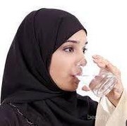 [FORUM] Wow! Minum air hangat tiap pagi bikin berat badanku turun