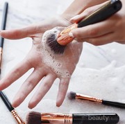 Bingung Kapan Sebaiknya Brush Make Up-mu Dibersihkan? Ini Dia Jawabannya!