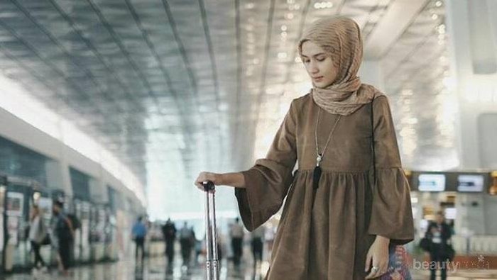 5 Inspirasi Airport Fashion dengan Gaya Hijab Kasual Ala Selebgram