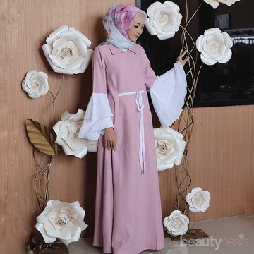 Tak Pakai Ribet, Ini Inspirasi Gaun Pesta Muslimah dengan Model Sederhana Namun Elegan